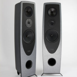 Rega Aya lattiakaiuttimet