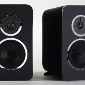 Rega Kyte jalustakaiuttimet